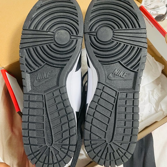 COPY - Nike dunk high retro 9.5 black and white - Picture 5 of 5